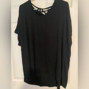 Black 2X Short Sleeve Top with Neckline detail